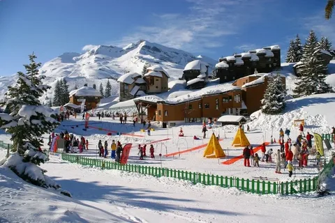 7 Best Ski Resorts for an Unforgettable Late-Season Spring Holiday Ski Resorts
